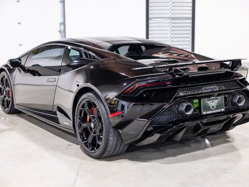 Used 2024 Lamborghini Huracan Tecnica RWD image 7