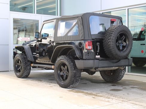 Used 2018 Jeep Wrangler Sport image 6