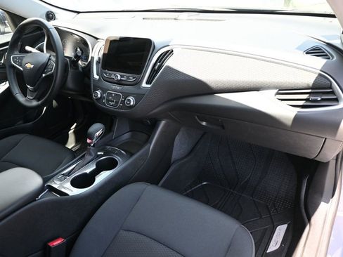 Used 2025 Chevrolet Malibu RS FWD image 9