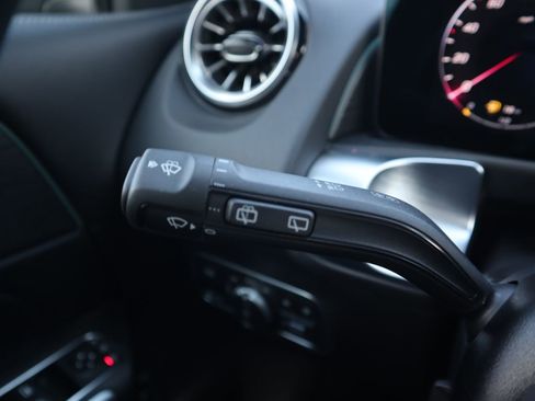 New 2026 Mercedes-Benz GLB 250 4MATIC image 21