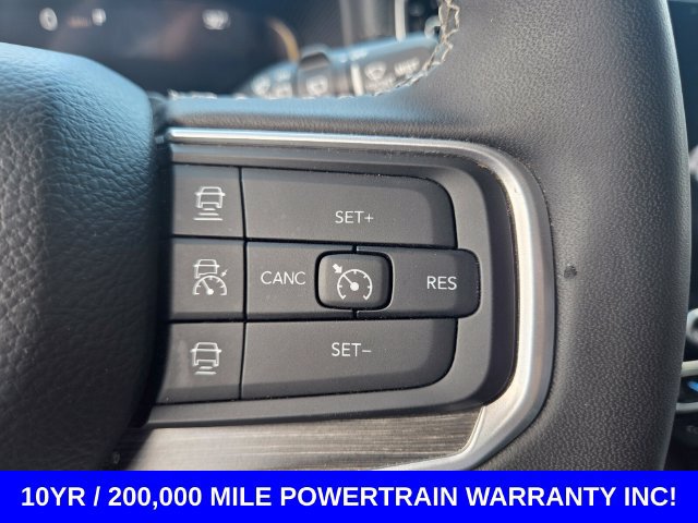 Used 2024 Jeep Wagoneer Series III AWD/4WD image 18