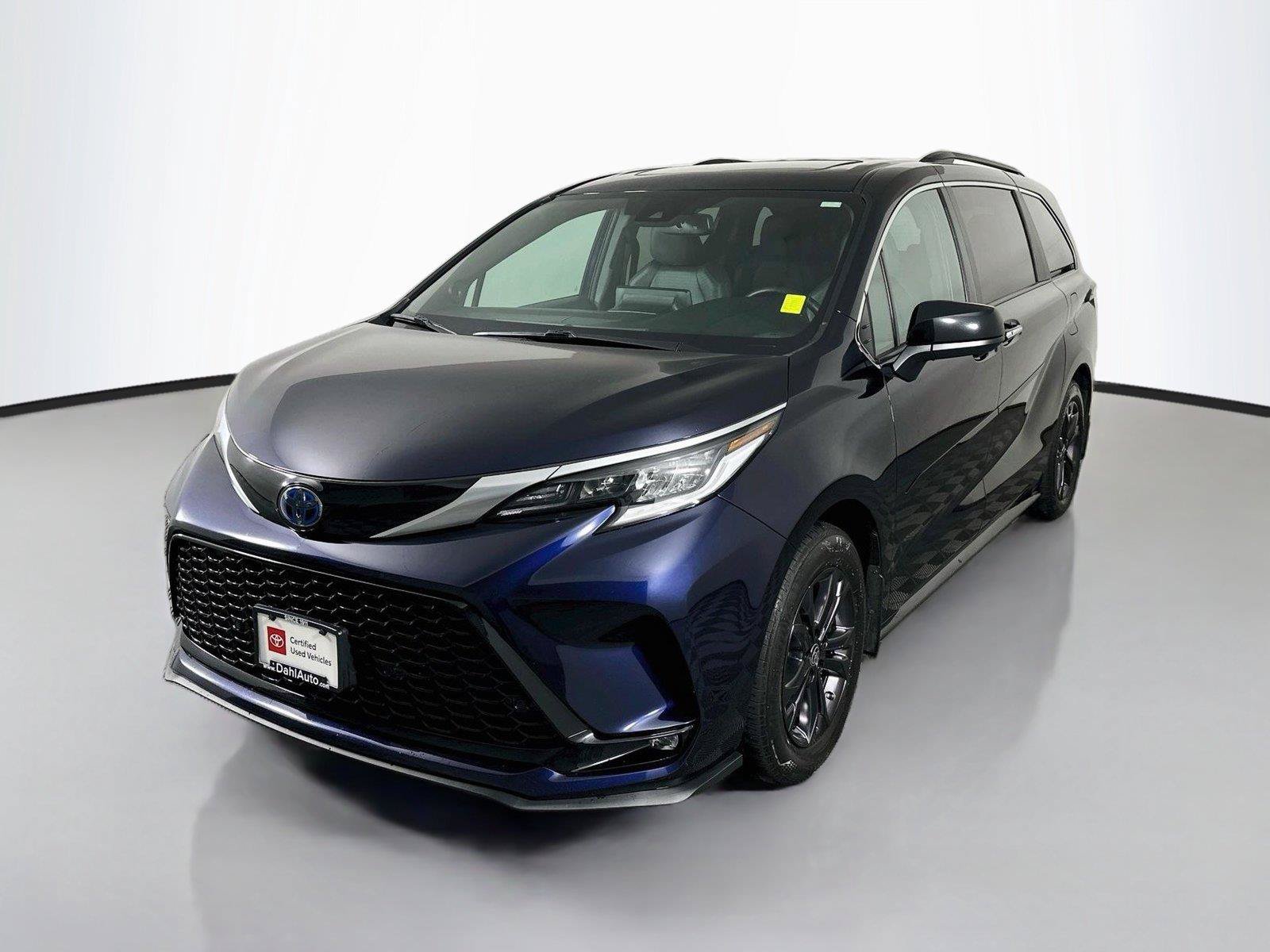 Certified 2024 Toyota Sienna XSE w/ XSE Plus Package AWD/4WD image 4