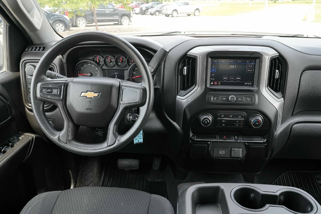 Used 2020 Chevrolet Silverado 1500 Custom w/ Trailering Package AWD/4WD image 28