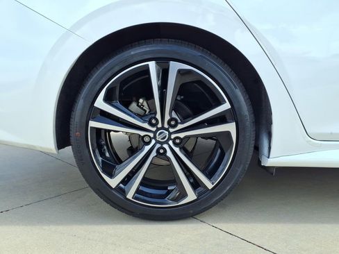 Used 2021 Nissan Sentra SR image 20