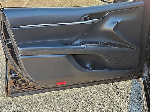 Used 2023 Toyota Camry SE image 15