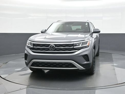 Used 2022 Volkswagen Atlas Cross Sport SE AWD/4WD image 2