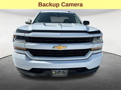 Used 2018 Chevrolet Silverado 1500 Custom w/ Custom Convenience Package image 4