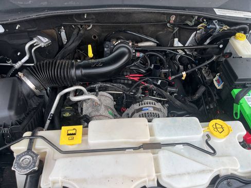 Used 2012 Jeep Liberty Sport AWD/4WD image 28