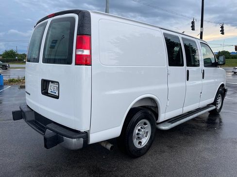Used 2025 Chevrolet Express 2500 w/ Driver Convenience Package RWD image 3
