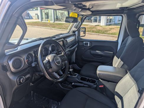 Used 2022 Jeep Gladiator Willys image 12