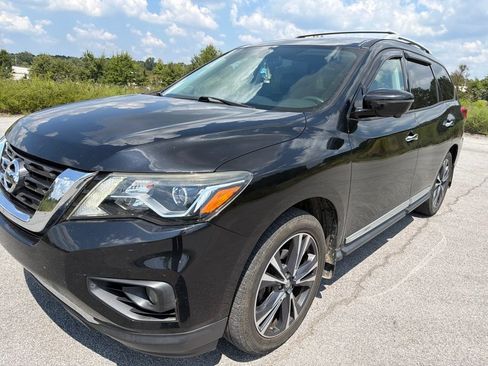 Used 2018 Nissan Pathfinder Platinum w/ Cargo Package AWD/4WD image 2