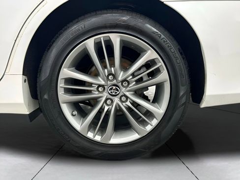 Used 2017 Toyota Camry SE image 21