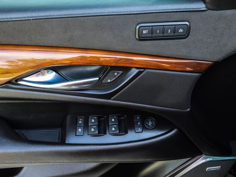 Used 2018 Cadillac Escalade Luxury image 41