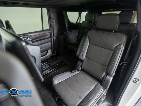 Used 2024 Chevrolet Suburban High Country w/ Advanced Technology Package AWD/4WD image 33