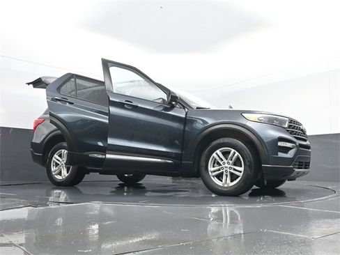 Used 2023 Ford Explorer XLT w/ Equipment Group 202A image 33