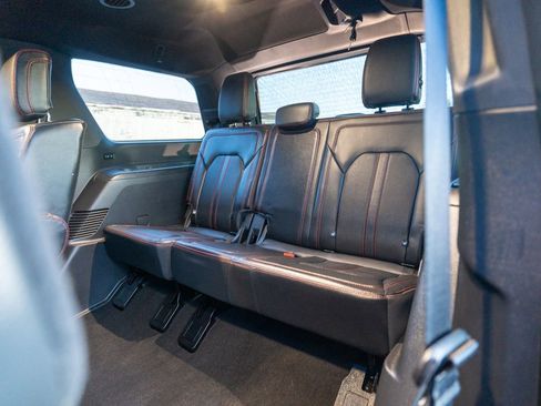 Used 2024 Ford Expedition Limited image 32