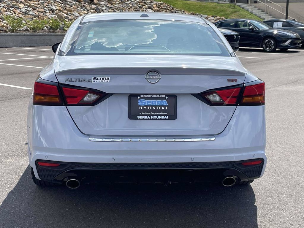 Used 2023 Nissan Altima 2.5 SR w/ SR Premium Package AWD/4WD image 4
