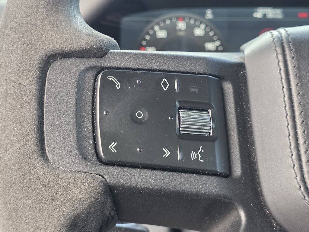 Used 2022 Land Rover Defender 110 V8 AWD/4WD image 30