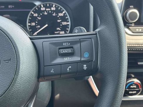 Used 2023 Nissan Rogue SV FWD image 27