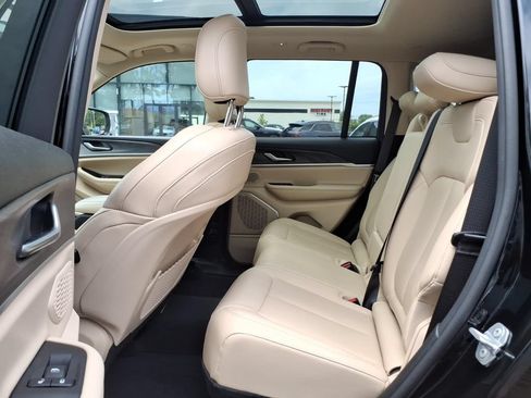 Used 2022 Jeep Grand Cherokee Limited RWD image 11
