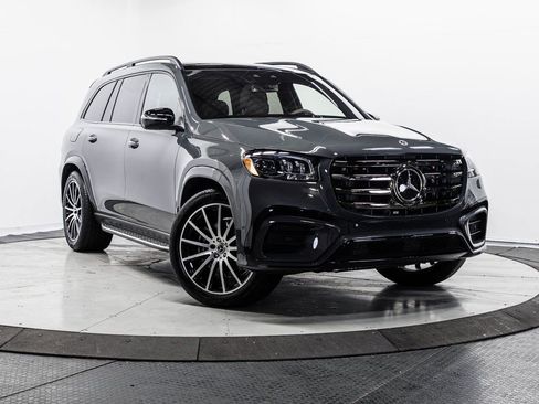 Used 2025 Mercedes-Benz GLS 580 4MATIC image 1