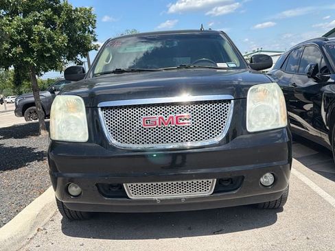 Used 2010 GMC Yukon XL Denali AWD/4WD image 2