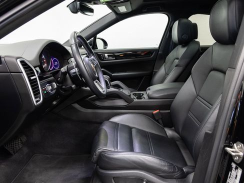 Used 2021 Porsche Cayenne Coupe AWD/4WD image 7