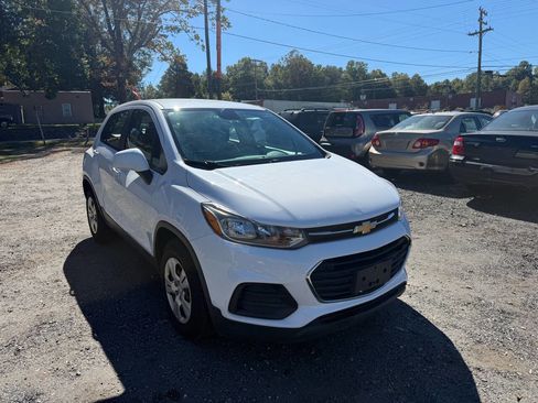 Used 2018 Chevrolet Trax LS image 5