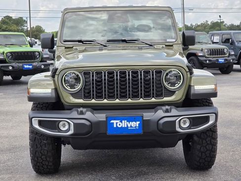 New 2026 Jeep Gladiator Sport AWD/4WD image 3