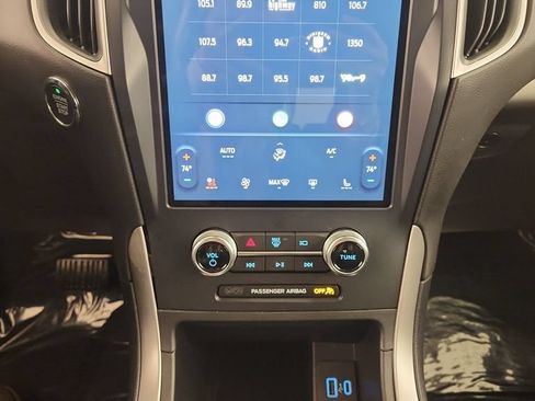 Certified 2024 Ford Edge SEL w/ Convenience Package AWD/4WD image 17