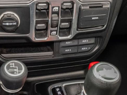 Used 2023 Jeep Wrangler Unlimited Sport AWD/4WD image 19