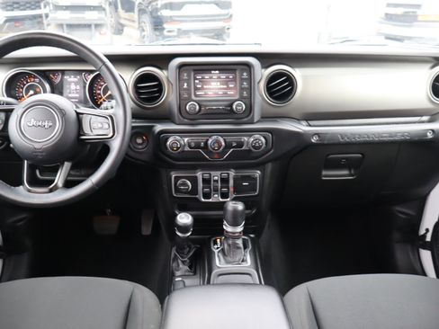 Used 2018 Jeep Wrangler Unlimited Sport S image 17