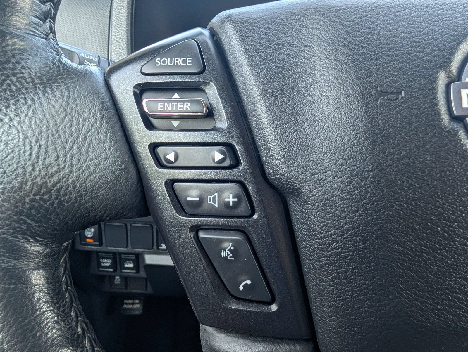 Used 2024 Nissan Frontier SL w/ Technology Package AWD/4WD image 24
