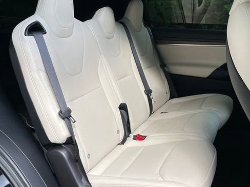 Used 2022 Tesla Model X AWD/4WD image 22