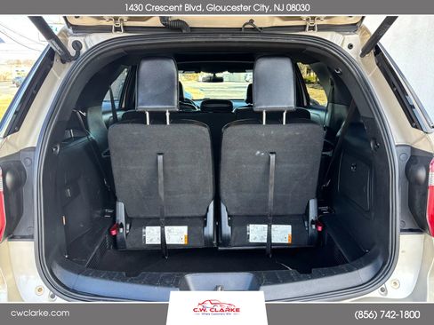 Used 2017 Ford Explorer XLT w/ Equipment Group 202A image 28