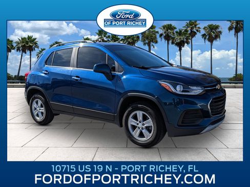 Used 2020 Chevrolet Trax LT w/ Driver Confidence Package image 1