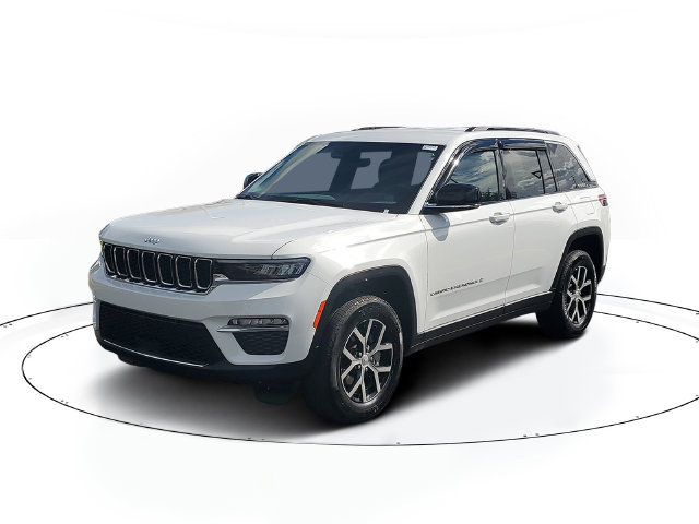Used 2024 Jeep Grand Cherokee Limited w/ Trailer Tow Package AWD/4WD image 2