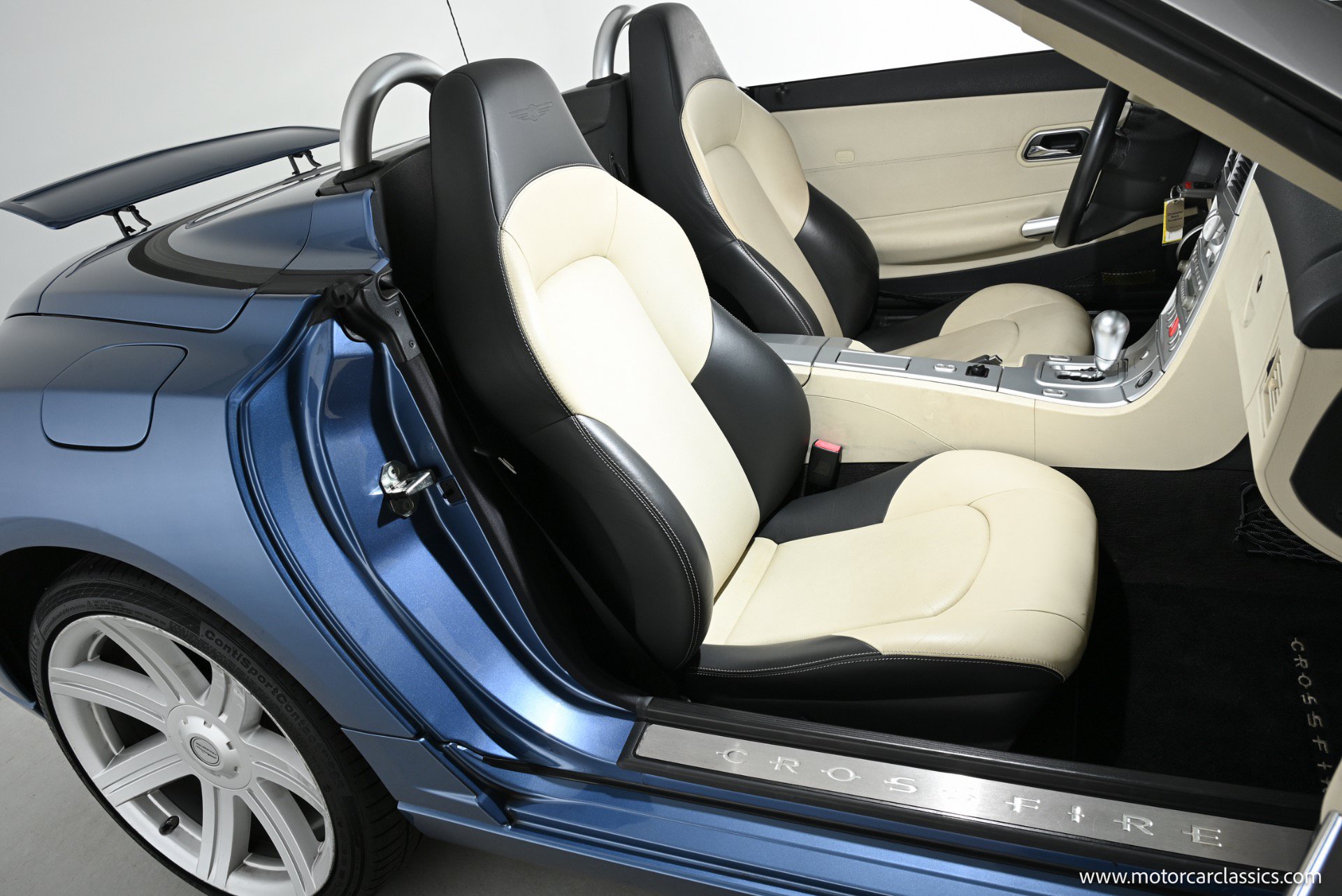 Used 2005 Chrysler Crossfire Limited RWD image 5
