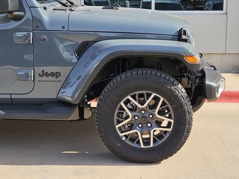 New 2026 Jeep Wrangler Unlimited Sahara AWD/4WD image 6