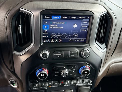 Used 2022 GMC Sierra 2500 Denali w/ Denali Ultimate Package image 18