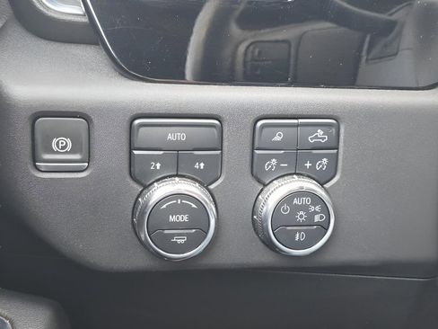 Used 2024 GMC Sierra 1500 SLT image 26