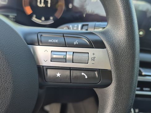 Certified 2025 Hyundai Santa Cruz SEL FWD image 26