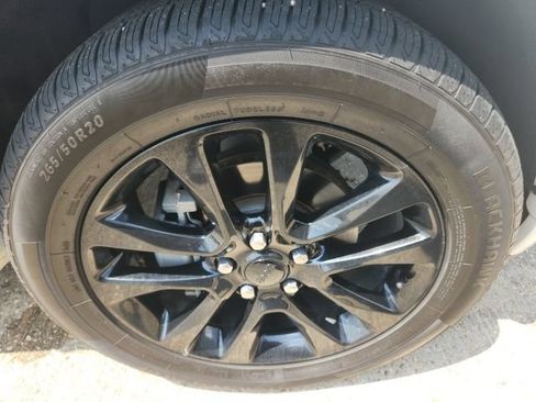 Used 2018 Jeep Grand Cherokee Altitude RWD image 12