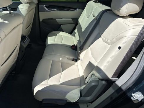 Used 2024 Cadillac XT6 Premium Luxury AWD/4WD image 11