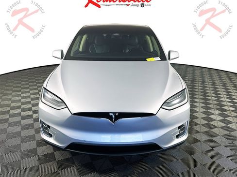 Used 2017 Tesla Model X 75D image 2