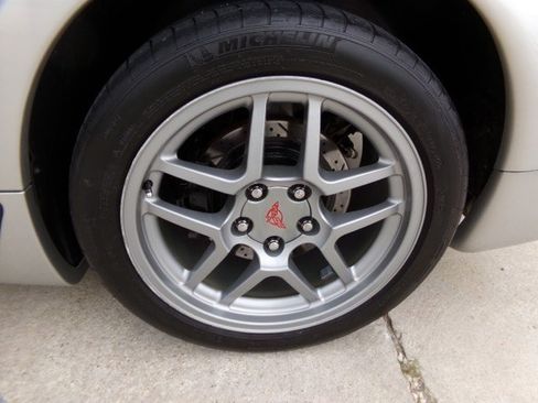 Used 2004 Chevrolet Corvette Z06 RWD image 10