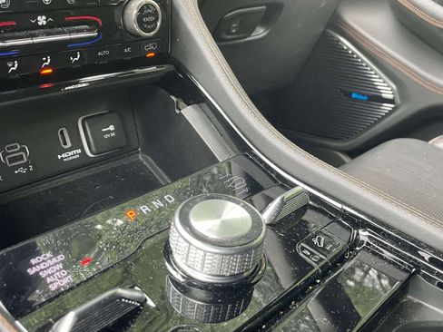 Used 2023 Jeep Grand Cherokee Summit AWD/4WD image 31