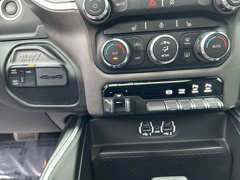 Used 2020 RAM 2500 Big Horn w/ Level 2 Equipment Group image 37