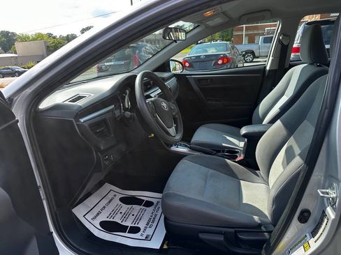 Used 2015 Toyota Corolla L image 11