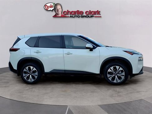 Used 2023 Nissan Rogue SV image 6